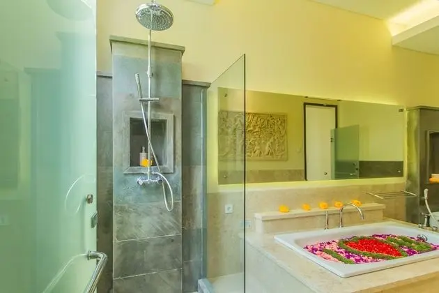 Villa, 1 Yatak Odası, Havuz Manzaralı