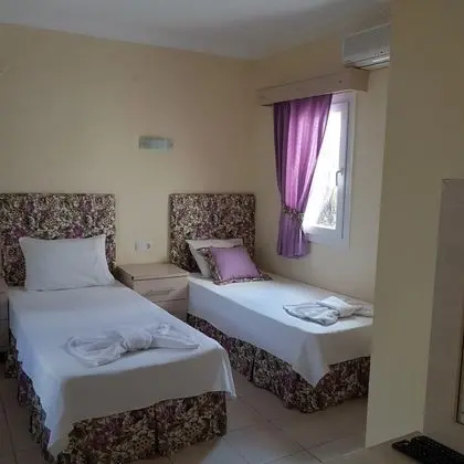 Çift Kişilik, Bahçe Manzaralı