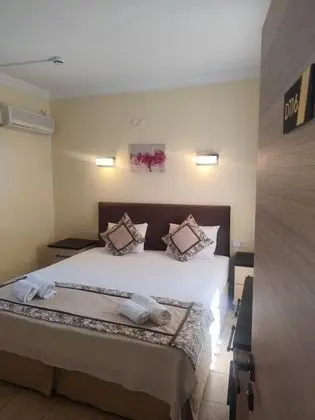Standard Oda 1 Double Bed