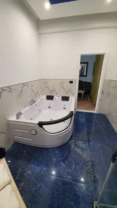 Deluxe Stüdyo Süit, Jakuzi
