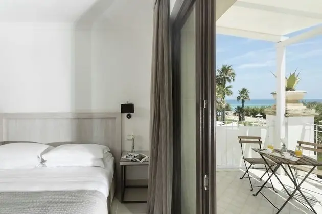 Junior Tek Büyük Yataklı Oda, 1 Yatak Odası, Balkon, Kısmi Deniz Manzaralı