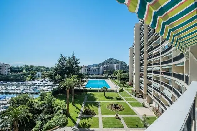 Family Stüdyo, Havuz Manzaralı