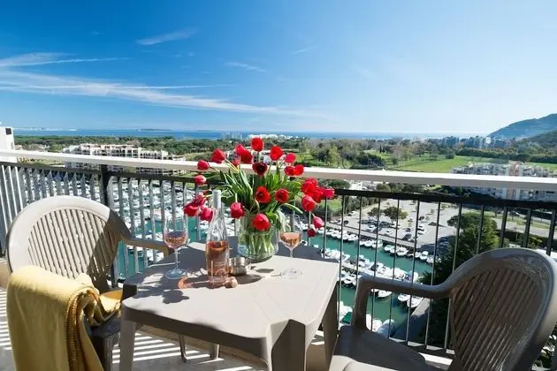 Stüdyo, Deniz Manzaralı