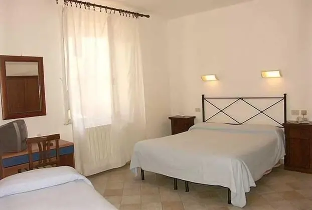 Üç Kişilik Oda