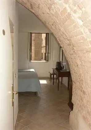 Üç Kişilik Oda