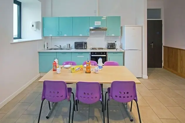 Dört Kişilik Oda, Dağ Manzaralı