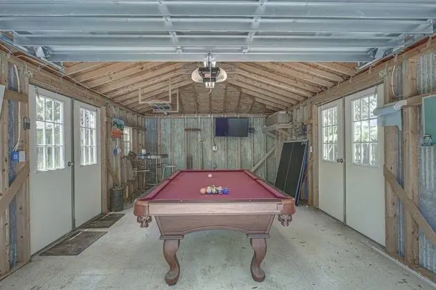 Ev (Canopy Cottage on Siesta Key)