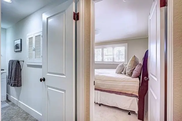 Ev (Canopy Cottage on Siesta Key)