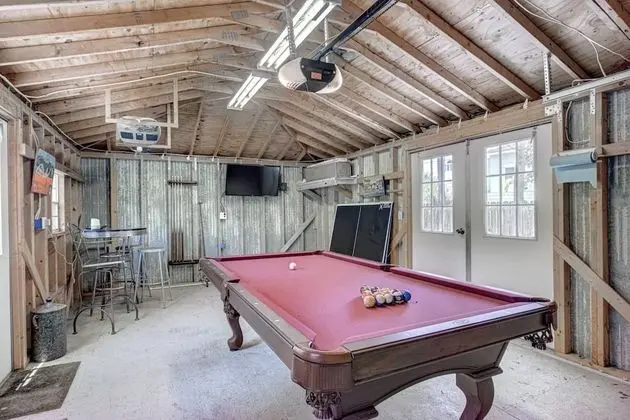 Ev (Canopy Cottage on Siesta Key)