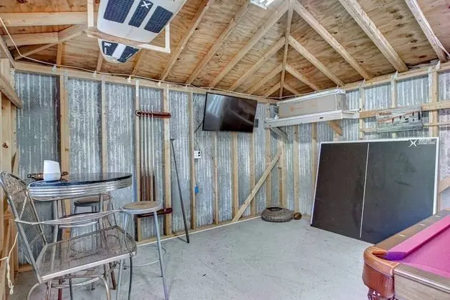 Ev (Canopy Cottage on Siesta Key)