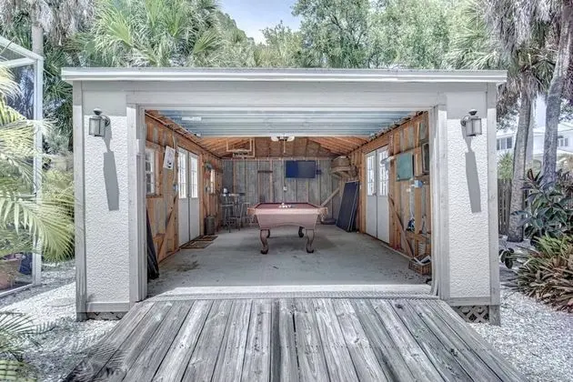 Ev (Canopy Cottage on Siesta Key)