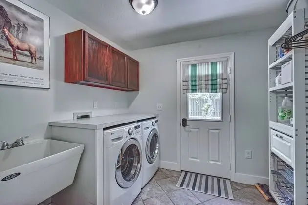 Ev (Canopy Cottage on Siesta Key)