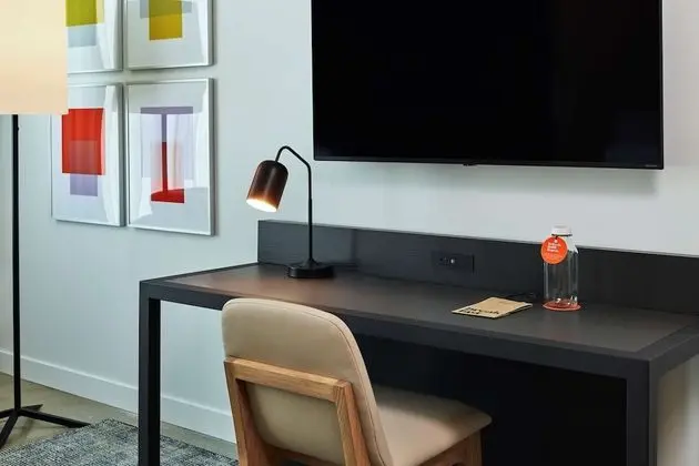 Oda, 1 En Büyük (King) Boy Yatak, Balkon, Köşe