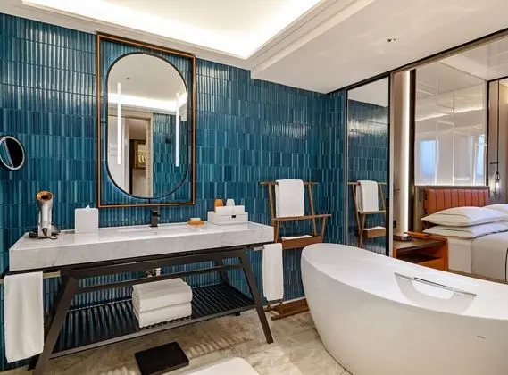 Deluxe Oda, 1 En Büyük (King) Boy Yatak, Göl Manzaralı