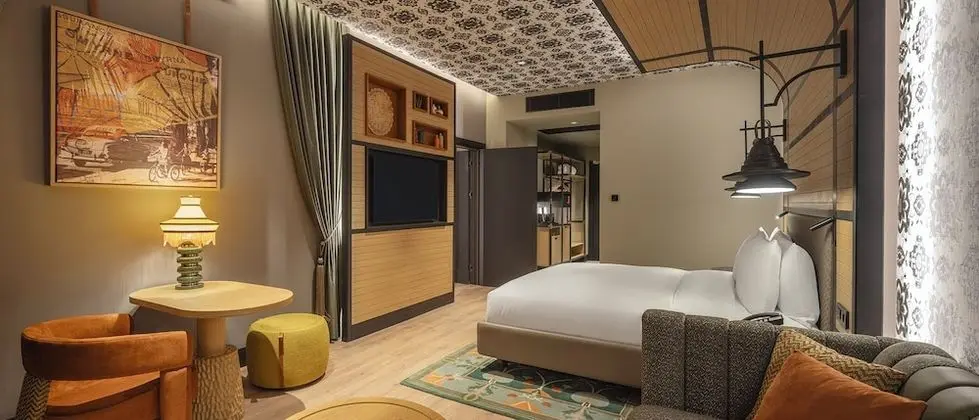 https://i.travelapi.com/lodging/121000000/120310000/120302900/120302837/53453fa7_z.jpg