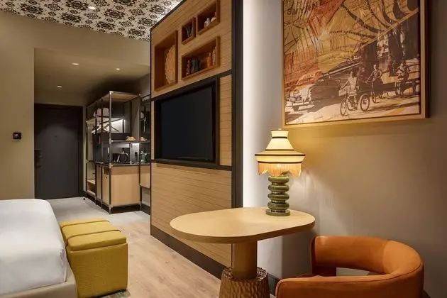 https://i.travelapi.com/lodging/121000000/120310000/120302900/120302837/cc560a10_z.jpg