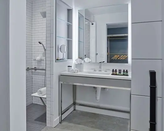 Deluxe Oda, 2 Büyük (Queen) Boy Yatak, Engellilere Uygun (Roll-in Shower)