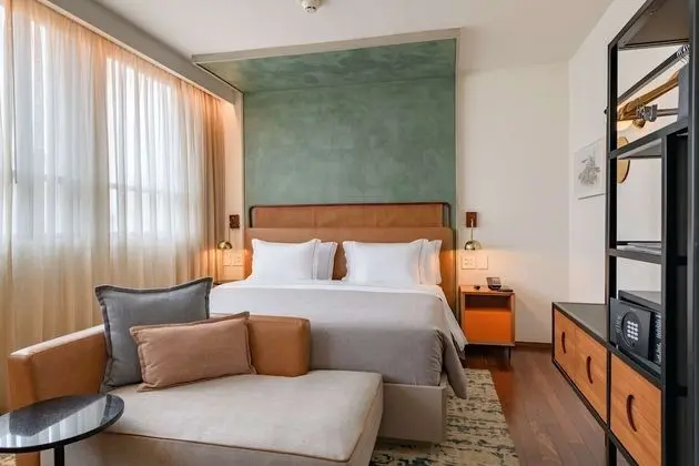 1 King Bed Premium Room