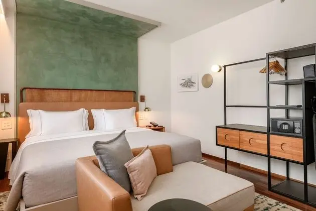 1 King Bed Premium Room