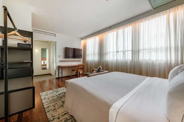 1 King Bed Premium Room