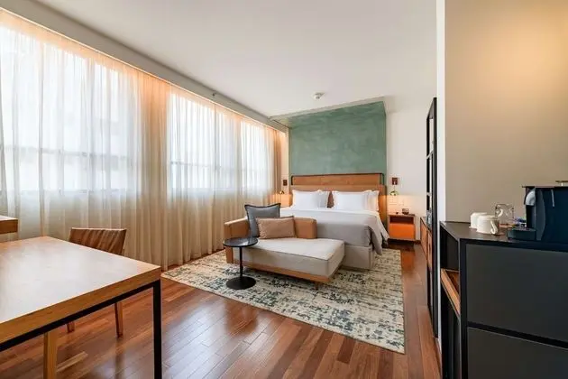 1 King Bed Premium Room
