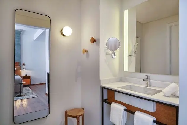 1 King Bed Premium Room