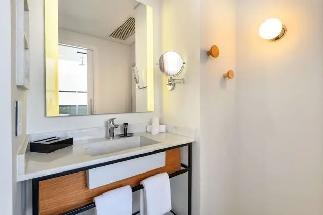 1 King Bed Premium Room