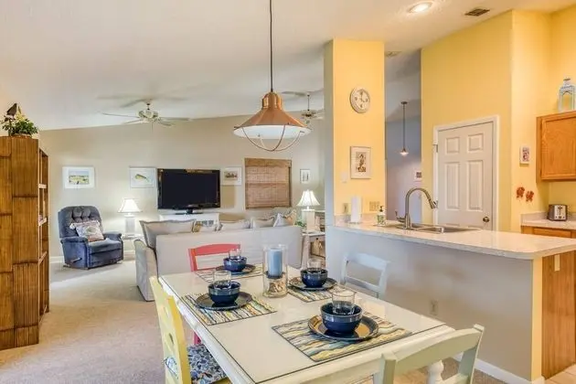 Daire (Canopy Shore)