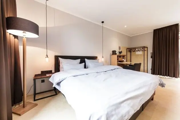 Business Tek Büyük Yataklı Oda