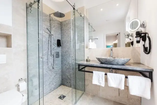 Business Tek Büyük Yataklı Oda