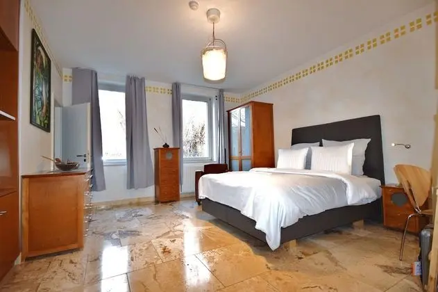 Classic Tek Büyük Yataklı Oda