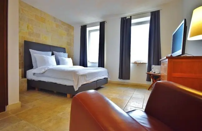 Classic Tek Büyük Yataklı Oda