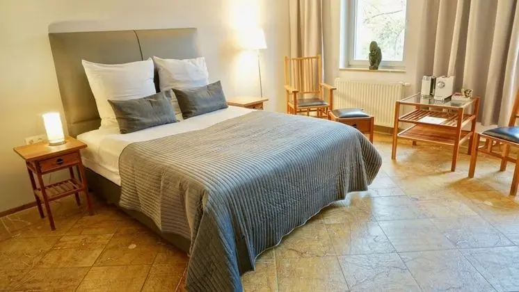 Classic Tek Büyük Yataklı Oda