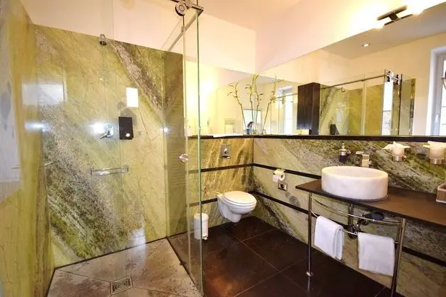 Classic Tek Büyük Yataklı Oda