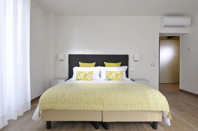 Luxury Tek Büyük Yataklı Oda