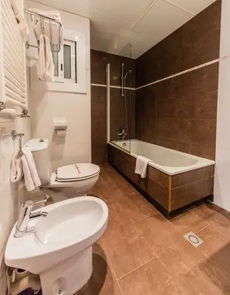 Standard Üç Kişilik Oda, 3 Tek Kişilik Yatak