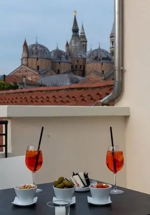 Panoramic Tek Büyük Yataklı Oda