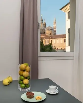 Panoramic Tek Büyük Yataklı Oda