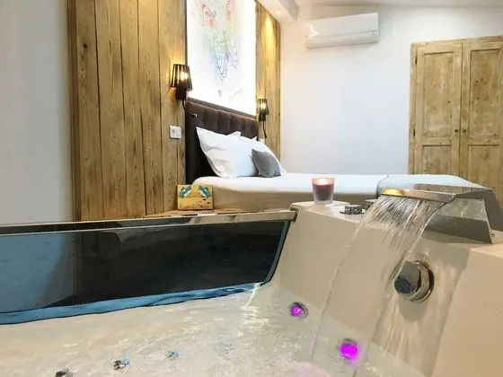 Luxury Tek Büyük Yataklı Oda