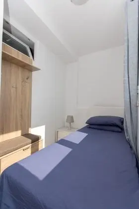 Stüdyo (Studio Apartment with Balcony and Sea)