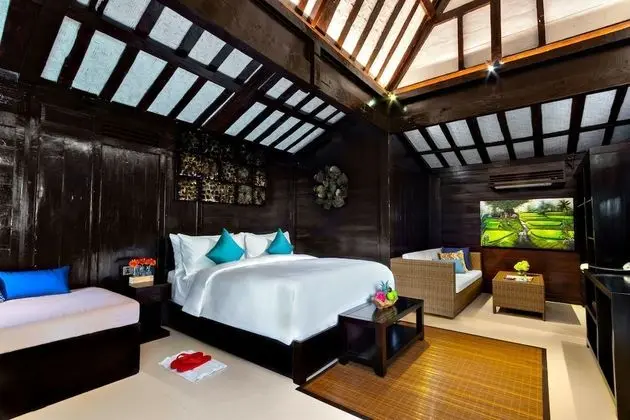 Deluxe Villa, Havuz Manzaralı