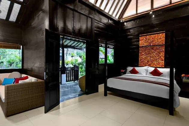 Deluxe Villa, Havuz Manzaralı