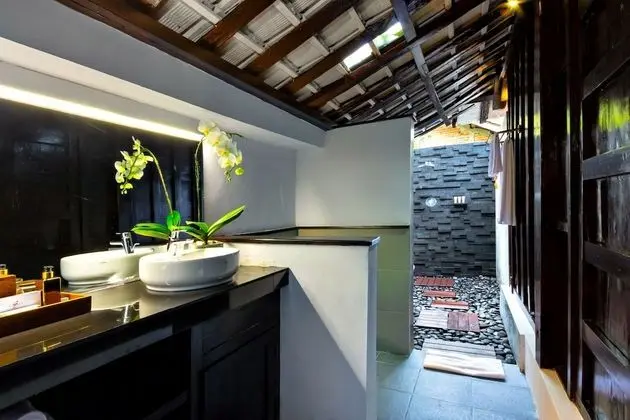 Deluxe Villa, Havuz Manzaralı
