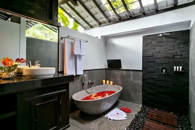 Deluxe Villa, Havuz Manzaralı