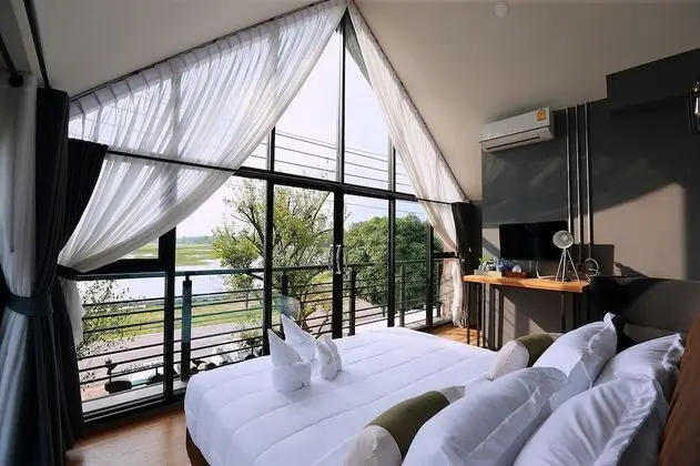Deluxe Room with Lake View