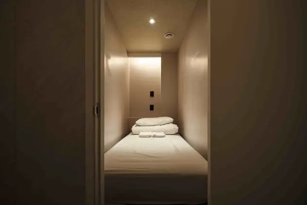 Capsule Room for 4 (Women only)