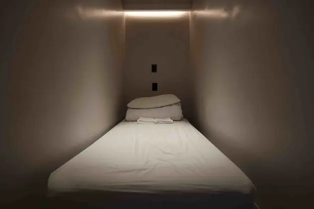 Capsule Room for 4 (Women only)