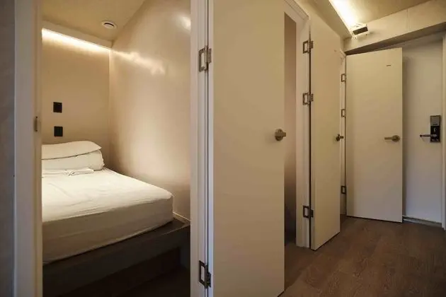 Capsule Room for 4 (Women only)