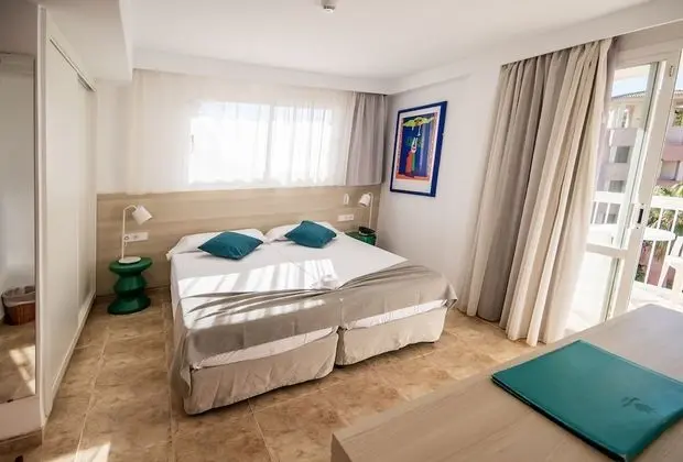 Superior Tek Büyük Yataklı Oda, 1 Çift Kişilik veya 2 Tek Kişilik Yatak, Balkon, Deniz Manzaralı
