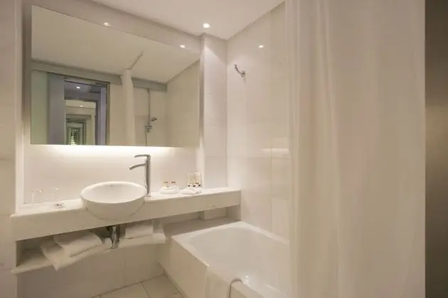 Superior Tek Büyük Yataklı Oda, Balkon, Bahçe Manzaralı